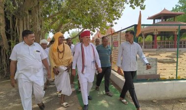 Visit of Parliamentary Affairs, Law and Justice Minister Jogaram Patel to Rohat (Pali)