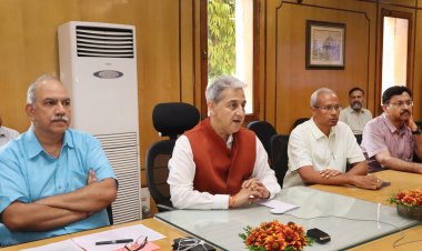 Review meeting of Social Security Pension Scheme under the chairmanship of Chief Secretary Sudhansh Pant