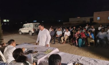 District Collector inspected the Luni area, listened to the problems of the common people in the night Chaupal, gave instructions for immediate resolution