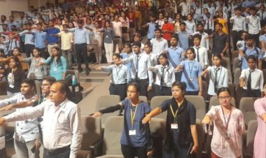 जवाहर कला केन्द्र में सैकड़ों युवाओं ने ली मतदान की शपथ - विजन दस्तावेज-2030 के कार्यक्रम में स्वीप के तहत हुआ आयोजन