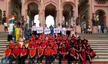 नुक्कड़ नाटक के जरिये मतदाताओं कोे मतदान के लिए किया प्रेरित - मतदाता जागरूकता अभियान के तहत जवाहर सर्किल पर हुआ आयोजन