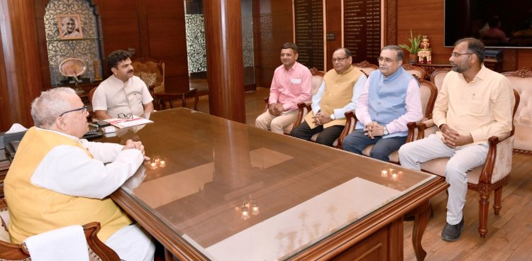 राज्यपाल से हिन्दुस्तान समाचार न्यूज एजेन्सी के राष्ट्रीय अध्यक्ष अरविन्द मार्डिकर की शिष्टाचार भेंट