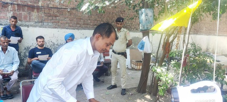 चाय टी-स्टॉल वाले विनोद कुमार ने चंडीगढ़ लोकसभा चुनाव 2024 में ठोकी ताल, चुनाव चिन्ह टॉर्च