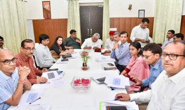 केन्द्रीय वन एवं पर्यावरण मंंत्री ने ली महत्वपूर्ण विभागों की समीक्षा बैठक विकास कार्य व समस्या के निदान हेतु कार्य योजना बनाकर उसे अमल में लाए- मंंत्री यादव