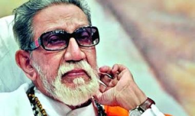 प्रधानमंत्री ने श्री बालासाहेब ठाकरे को उनकी पुण्य तिथि पर श्रद्धांजलि अर्पित की