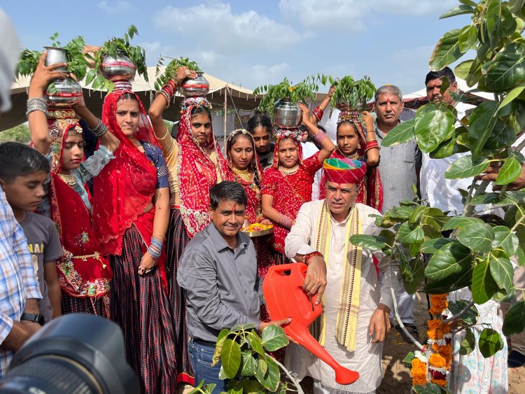 धांधिया के रेंदड़ी गांव में वृक्षारोपण कार्यक्रम आयोजित, जोगाराम पटेल बोले— “हरियाळो राजस्थान अभियान बन रहा जनआंदोलन”